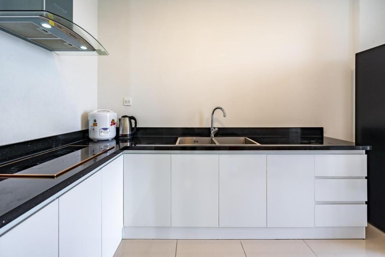 Henry Home - Rivergate Ho Chi Minh City Bagian luar foto