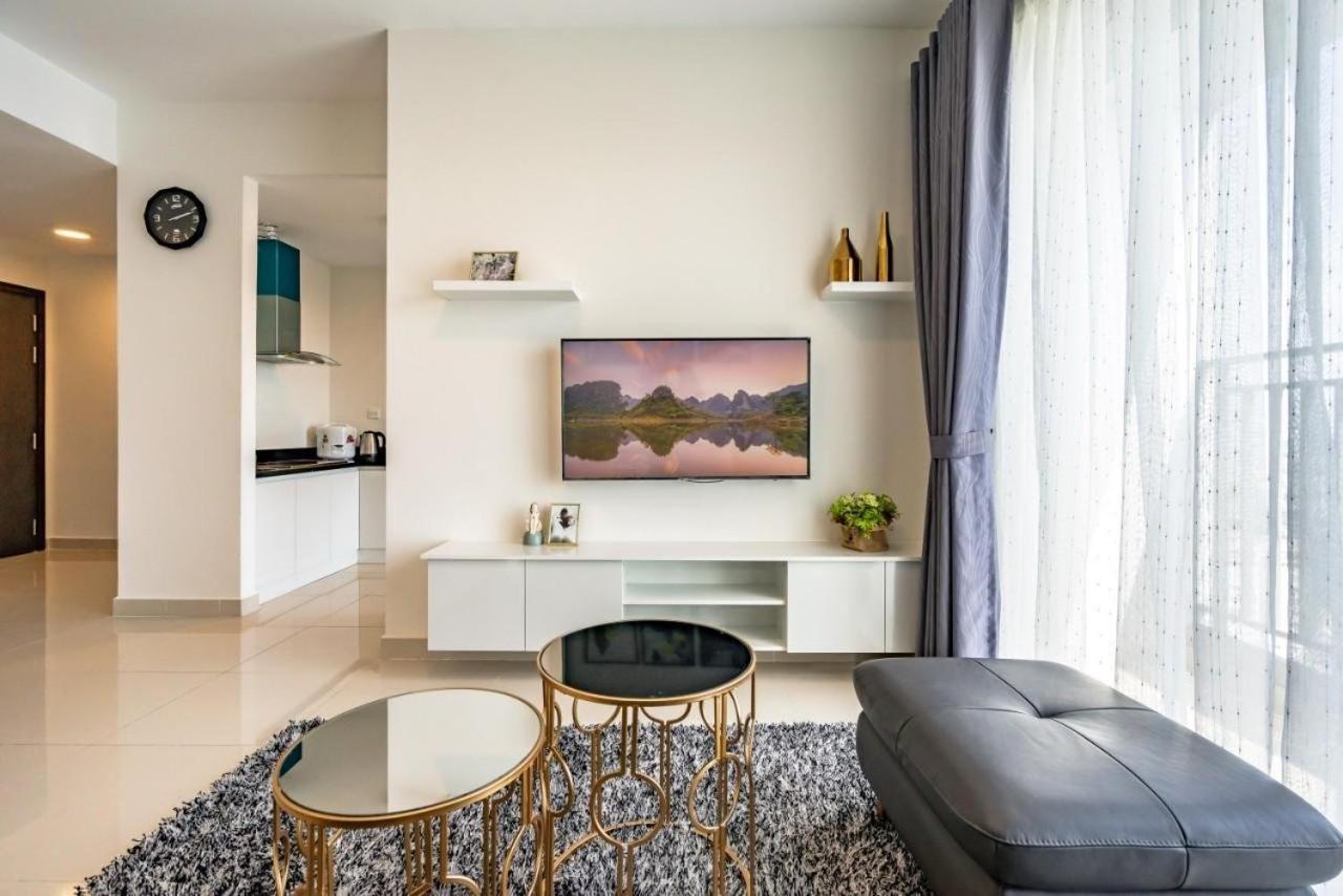 Henry Home - Rivergate Ho Chi Minh City Bagian luar foto
